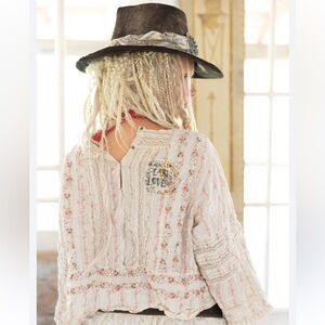 Magnolia pearl tee vintage